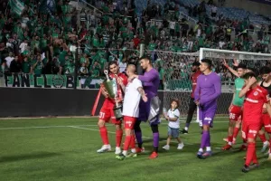 Έκαναν τον γύρο του θριάμβου με το κύπελλο (βίντεο) 