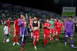 Έκαναν τον γύρο του θριάμβου με το κύπελλο (βίντεο) 