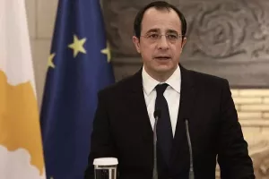 Απονομή στον Άρη με Χριστοδουλίδη 