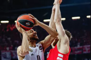 Ο Γιουλ πήρε από την αγκαλιά του Ολυμπιακού την Euroleague