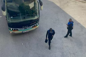 Η άφιξη του ΑΠΟΕΛ στο ΓΣΠ (Φώτος)
