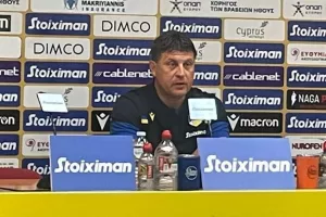 "Δεν θα τα παρατήσουμε, θα παλέψουμε μέχρι το τέλος/Στην ζωή είναι όλα δανεικά"