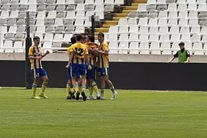 Super Cup Κ17/ Άνετα... με εξάρα το ΑΠΟΕΛ! (Φώτος)