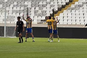 Super Cup Κ17/ Άνετα... με εξάρα το ΑΠΟΕΛ! (Φώτος)