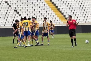Super Cup Κ17/ Άνετα... με εξάρα το ΑΠΟΕΛ! (Φώτος)
