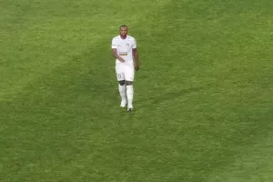 Κόκκινη ο Ζουνίνιο - Με 10 η Πάφος 