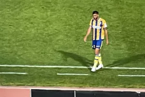 Αποβολή ο Καρώ - Με 10 και το ΑΠΟΕΛ