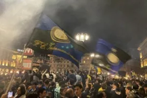 Χαμός από τους οπαδούς της Ίντερ για την πρόκριση στον τελικό του Champions League (Βίντεο)