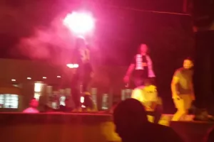 Χαμός... στην "Πλατεία Ηρώων" για τον πρωταθλητή Άρη! (Φώτος)