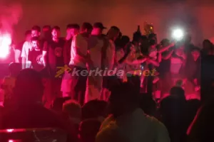 Υποδοχή με: "Να τους, να τους, τους πρωταθλητές"! (Φώτος/Βίντεο)
