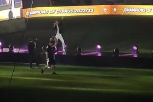 Μετά την απονομή, διασκέδαση με Σάκη! (Φώτος)