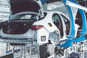 Ενας νεκρός κι ένας τραυματίας από πυροβολισμούς σε εργοστάσιο της Mercedes