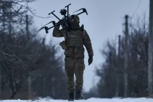 Ρωσία: Επίθεση από ουκρανικό drone σε μονάδα αποθήκευσης πετρελαίου στα σύνορα