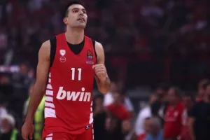 Το όμορφο post του Σλούκα: «Ζω και πεθαίνω για τον Ολυμπιακό, παιχνίδι της μοίρας να αντιμετωπίσω τη Φενέρ»