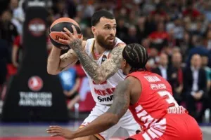 Μπασκετικό... θαύμα στην 3η περίοδο και πρόκριση Ολυμπιακού στον τελικό της EuroLeague