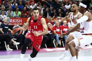 Μπασκετικό... θαύμα στην 3η περίοδο και πρόκριση Ολυμπιακού στον τελικό της EuroLeague