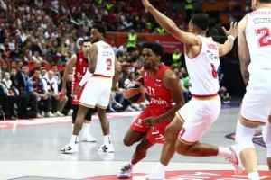 Μπασκετικό... θαύμα στην 3η περίοδο και πρόκριση Ολυμπιακού στον τελικό της EuroLeague