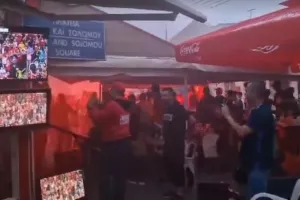 (ΒΙΝΤΕΟΣ kerkida) Χαμός στον σύνδεσμο Θύρας 7 Αμμοχώστου 