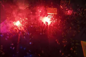 "Γαλαζοκίτρινο" πάρτι Λεόντων, τρέλα για το Κύπελλο στον Εναέριο! (Φώτος/Βίντεο Kerkida.net)