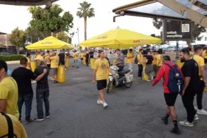 (ΦΩΤΟΣ/ΒΙΝΤΕΟ) Πανικός... από ΑΕΛίστες στο Pre game τελικού