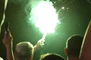 Χαμός... στην "Πλατεία Ηρώων" για τον πρωταθλητή Άρη! (Φώτος)