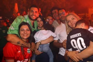 Χαμός... στην "Πλατεία Ηρώων" για τον πρωταθλητή Άρη! (Φώτος)