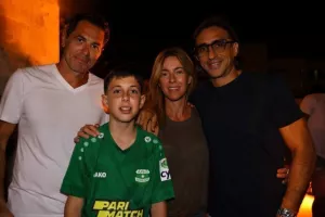 Χαμός... στην "Πλατεία Ηρώων" για τον πρωταθλητή Άρη! (Φώτος)