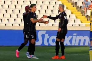 ΑΠΟΕΛ - Άρης: Φινάλε με 7 γκολ και γαλαζοκίτρινο τρίποντο (φώτος)