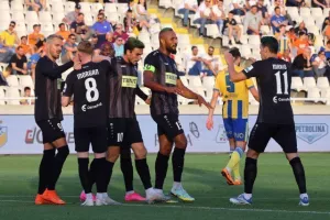 ΑΠΟΕΛ - Άρης: Φινάλε με 7 γκολ και γαλαζοκίτρινο τρίποντο (φώτος)