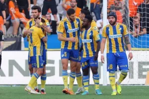 ΑΠΟΕΛ - Άρης: Φινάλε με 7 γκολ και γαλαζοκίτρινο τρίποντο (φώτος)