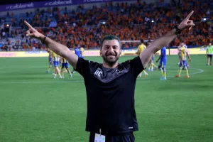 (Φωτορεπορτάζ) Οι έξαλλοι πανηγυρισμοί των πρωταθλητών