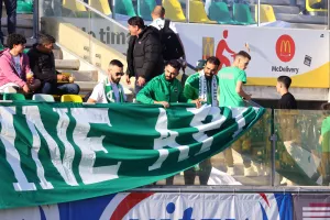 (Φωτορεπορτάζ) Ο κόσμος στην ΑΡΕΝΑ