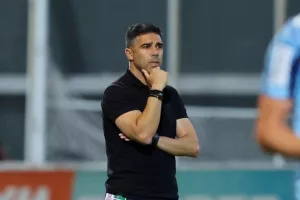 Νέα Σαλαμίνα - ΕΝΠ: “Ερυθρόλευκη” κυριαρχία, “βυσσινί” χαμένη ευκαιρία…