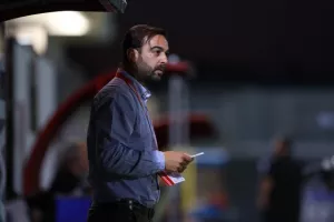 Νέα Σαλαμίνα - ΕΝΠ: “Ερυθρόλευκη” κυριαρχία, “βυσσινί” χαμένη ευκαιρία…