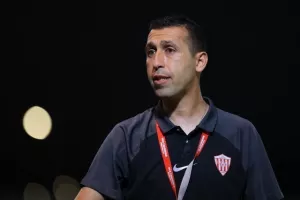 Νέα Σαλαμίνα - ΕΝΠ: “Ερυθρόλευκη” κυριαρχία, “βυσσινί” χαμένη ευκαιρία…
