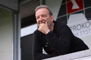 Νέα Σαλαμίνα - Ανόρθωση: "Γαλανόλευκο" το Βαρωσιώτικο (φώτος)