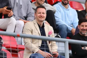 Νέα Σαλαμίνα - Ανόρθωση: "Γαλανόλευκο" το Βαρωσιώτικο (φώτος)