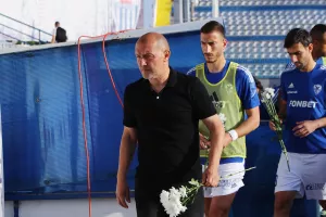 Λουλούδια για τον Κόκο από την Ανόρθωση (φώτος)