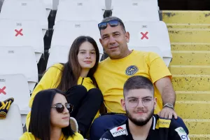(Φωτορεπορτάζ) Φουλ... στο κίτρινο η Δυτική και το Νότιο πέταλο