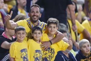 (Φωτορεπορτάζ) Φουλ... στο κίτρινο η Δυτική και το Νότιο πέταλο