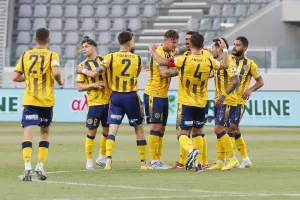ΑΕΛ - Νέα Σαλαμίνα: Έξι γκολ, "Χ"ορταστικό παιχνίδι! (φώτος)