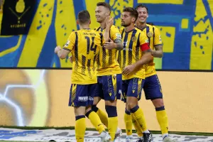 ΑΕΛ - Νέα Σαλαμίνα: Έξι γκολ, "Χ"ορταστικό παιχνίδι! (φώτος)