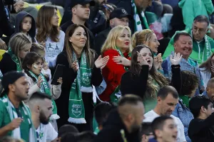 (Φωτορεπορτάζ) Ο κόσμος στην ΑΡΕΝΑ