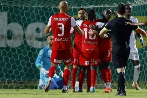 Δόξα - Νέα Σαλαμίνα: Ερυθρόλευκο "διπλό", πάμε για θρίλερ παραμονής! 