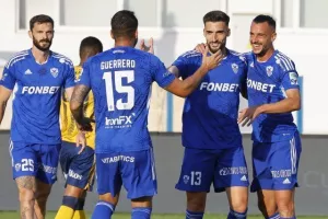 Ανόρθωση - ΑΕΛ: Τρίποντο η "Κυρία", αγωνία στους "Λέοντες" για "2" (φώτος)