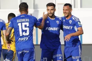 Ανόρθωση - ΑΕΛ: Τρίποντο η "Κυρία", αγωνία στους "Λέοντες" για "2" (φώτος)