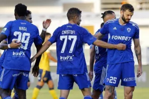 Ανόρθωση - ΑΕΛ: Τρίποντο η "Κυρία", αγωνία στους "Λέοντες" για "2" (φώτος)