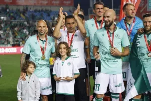 ΦΩΤΟΣ/Το σήκωσε η Ομόνοια!