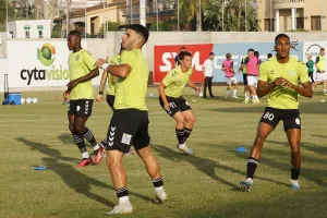 Δόξα - Ακρίτας: Oι Παφίτες έβαλαν "φωτιά" στην υπόθεση παραμονή!