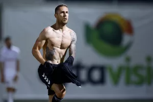 Δόξα - Ακρίτας: Oι Παφίτες έβαλαν "φωτιά" στην υπόθεση παραμονή!
